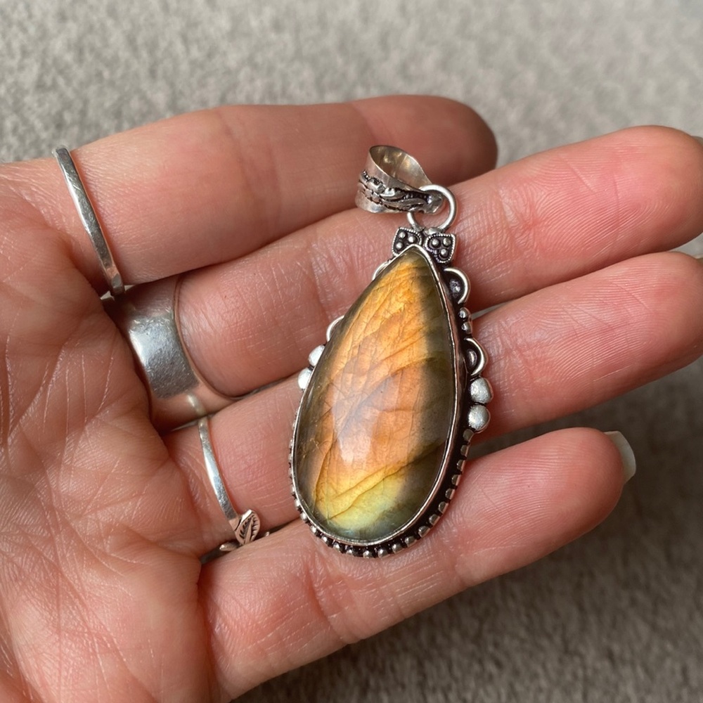 Large firey warm labradorite 925 Silver stamped Pendant